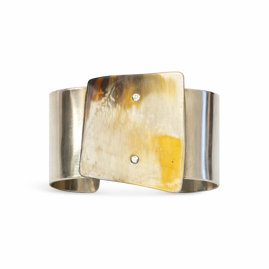 Brazalete de alpaca con asta