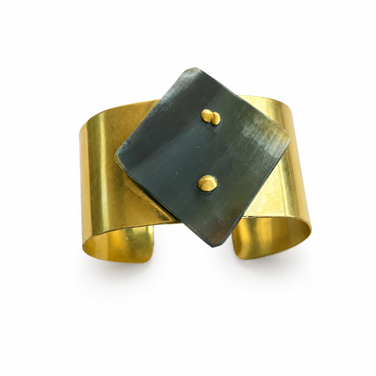 Brazalete ancho con ASTA